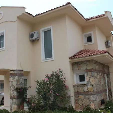 Emerald 9, Large 3 Bed, 3 Ensuite Vila